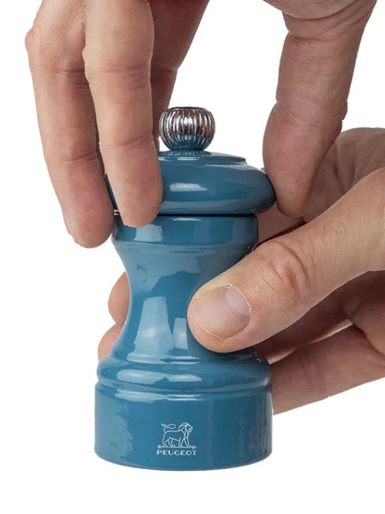 Clearance Bistro Manual wooden pepper mill in pacific blue gloss, 10cm For Under £50|For The Foodie