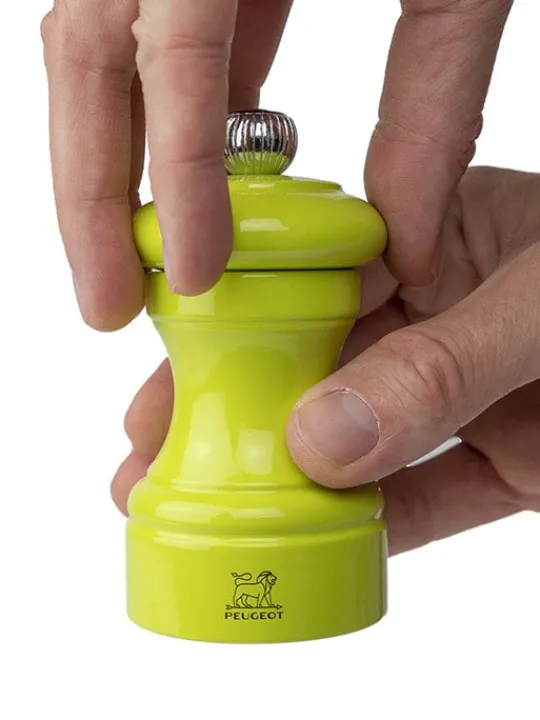Store Bistro Manual wooden pepper mill in pistachio gloss, 10cm For Under £50|Pepper