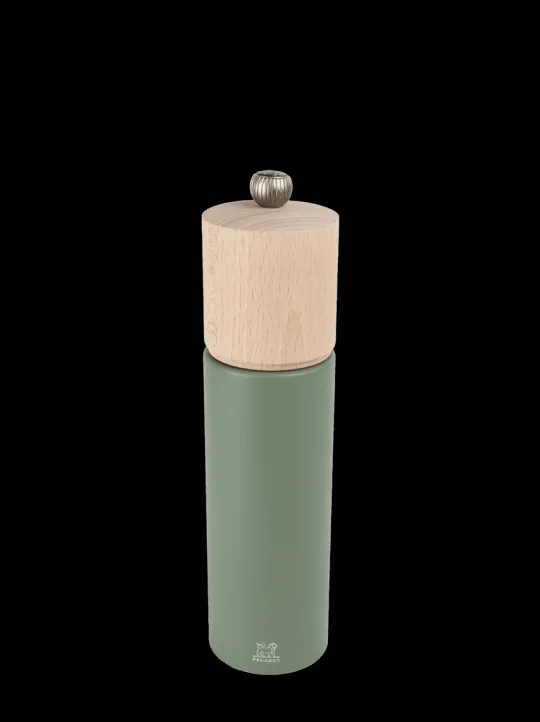 Hot Boreal Manual beech wood pepper mill in fern green, 21cm Pepper|Pepper Mills