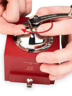 Store Roellinger Moulin à poivre manuel en bois couleur rouge piment 13 cm Pepper|Pepper Mills