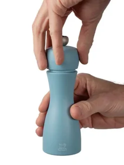 Clearance Tahiti Set of manual beech wood salt and pepper mills in midnight blue & azure blue, 15cm For The Host With The Most|For The Foodie